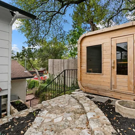 4 Bedroom Near Soco With A Sauna